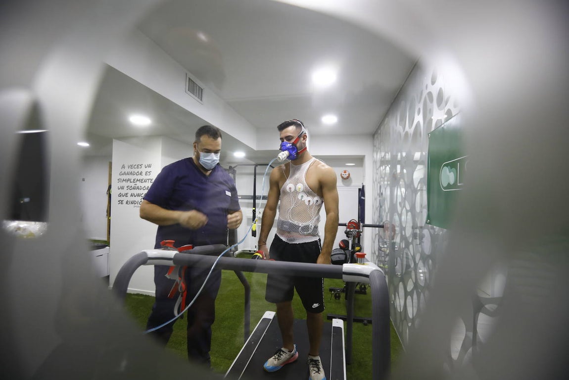 Los reconocimientos médicos de los fichajes del Córdoba CF, en imágenes