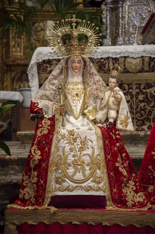 El altar de cultos de señora Santa Ana