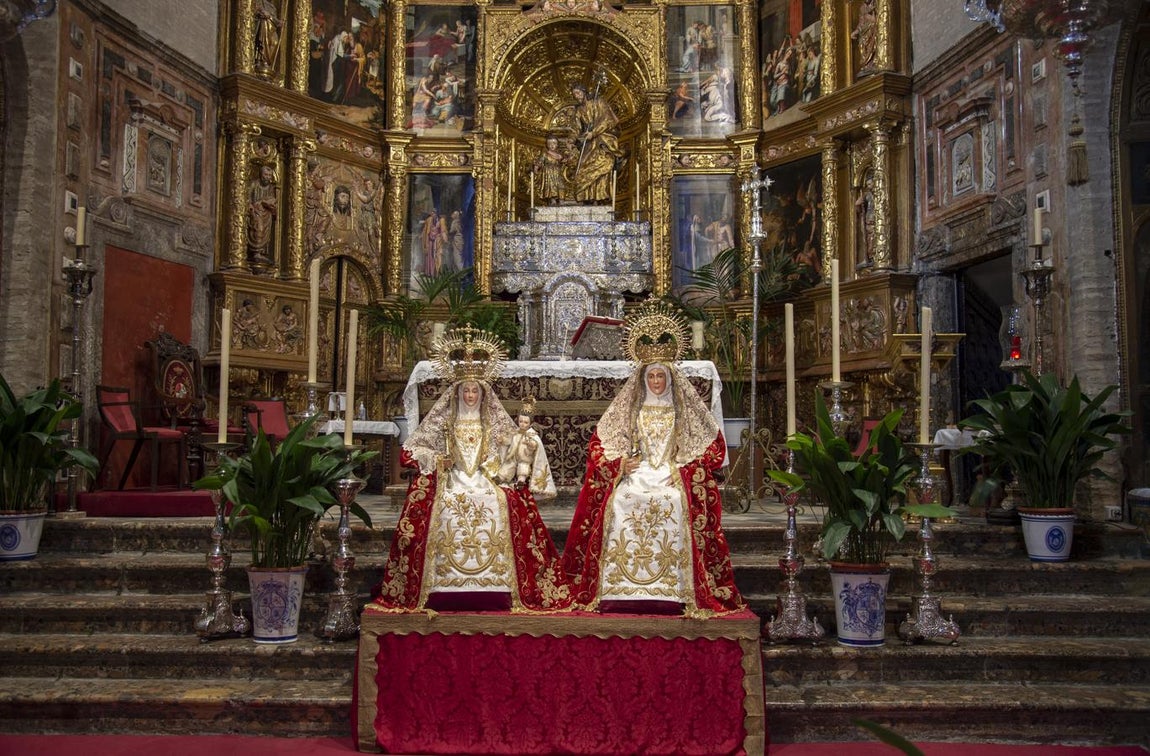 El altar de cultos de señora Santa Ana