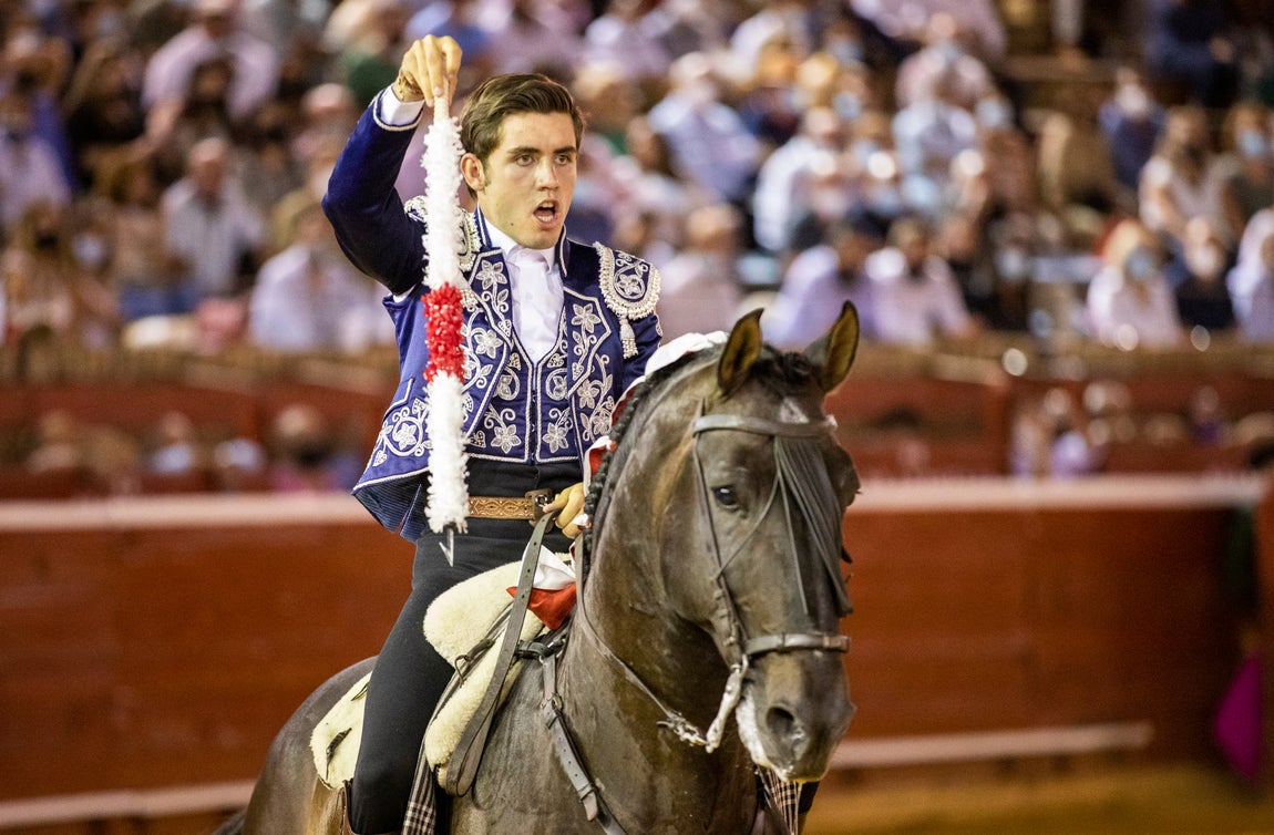 La corrida de rejones de las Colombinas, en imágenes