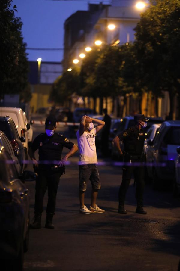 El barrio sevillano de El Cerro, conmocionado por la muerte violenta de un matrimonio vecino