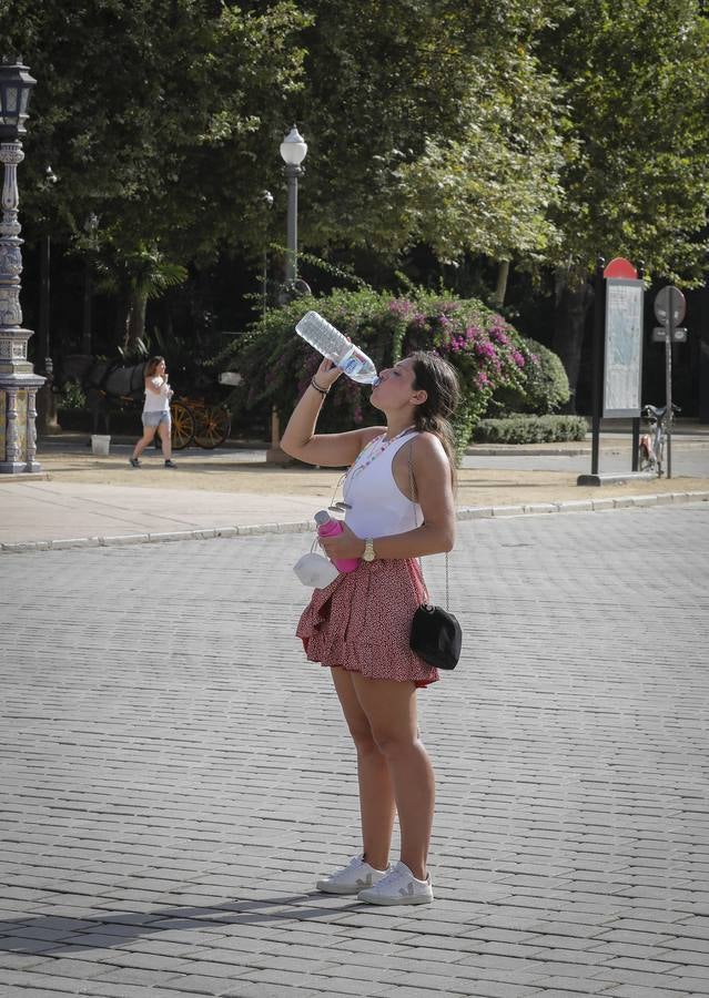 La ola de calor comienza a notarse por las calles de Sevilla