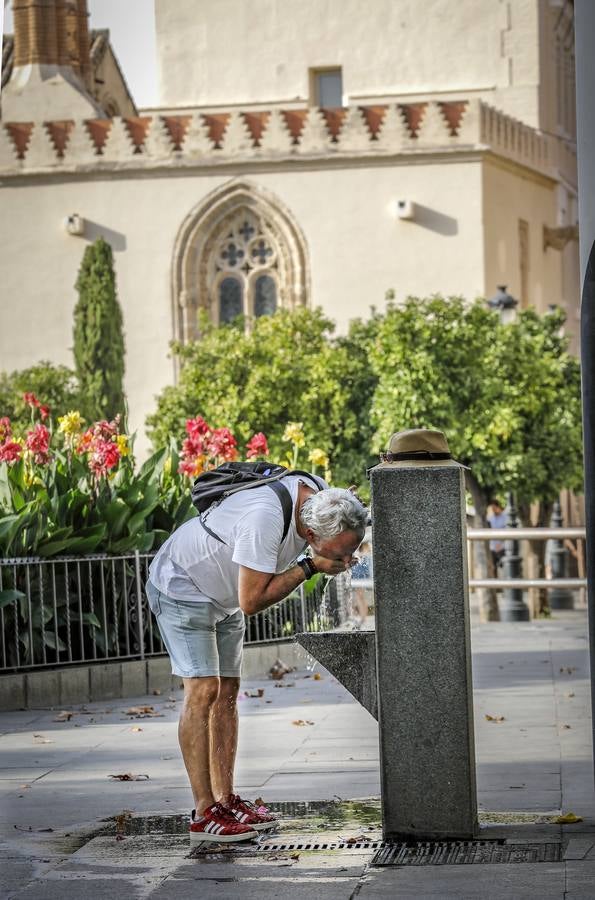 La ola de calor comienza a notarse por las calles de Sevilla