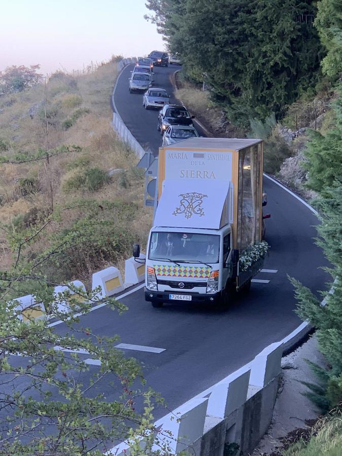 La &#039;Bajá&#039; de la Virgen de la Sierra en Cabra, en imágenes