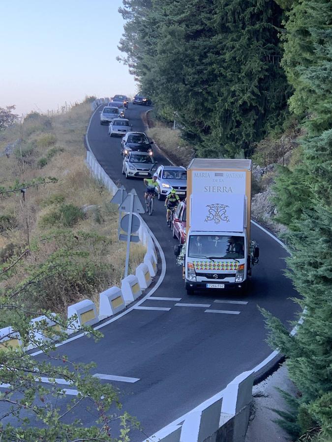La &#039;Bajá&#039; de la Virgen de la Sierra en Cabra, en imágenes