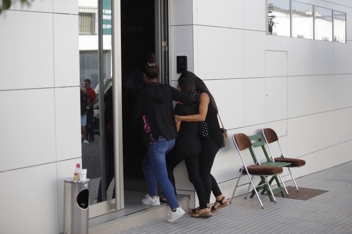 Perro mata a niño en Lucena | La tía del menor: «Mis doberman están en casa y no tienen nada que ver»