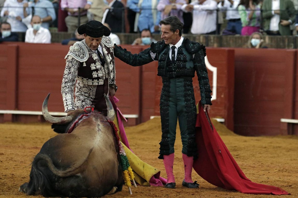 Diego Urdiales,  de verde y azabache en la Maestranza