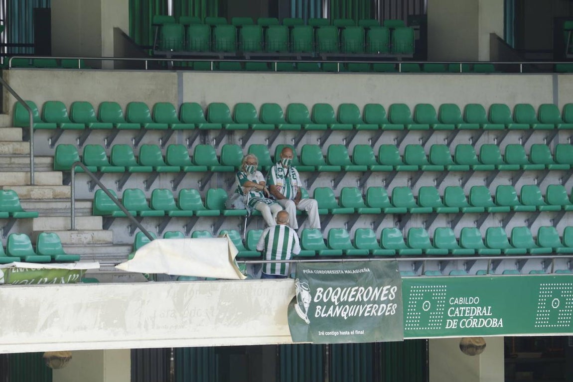 El ambiente en las gradas del Córdoba-San Fernando, en imágenes