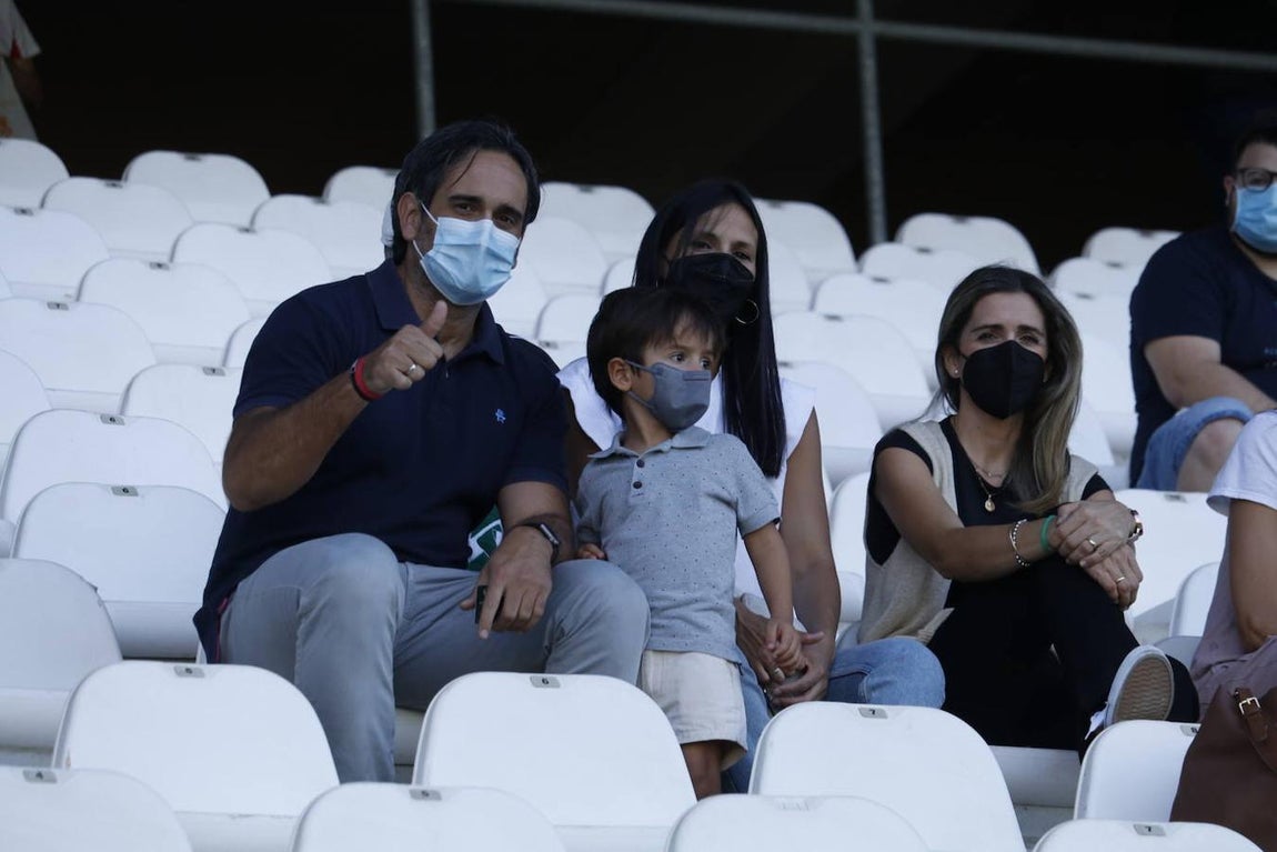 El ambiente en las gradas del Córdoba-San Fernando, en imágenes