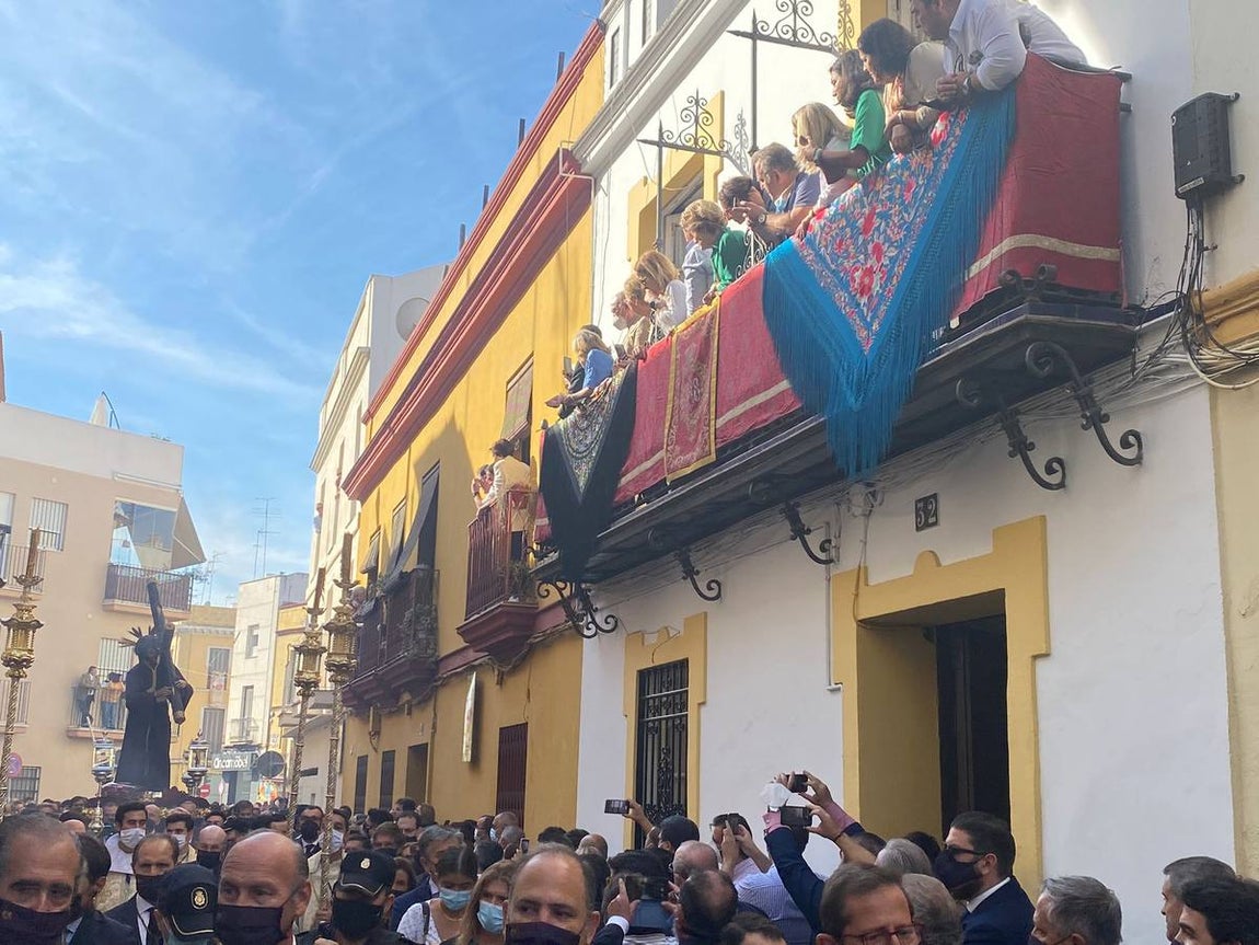 Salida del Gran Poder: El Señor llega a Los Gitanos