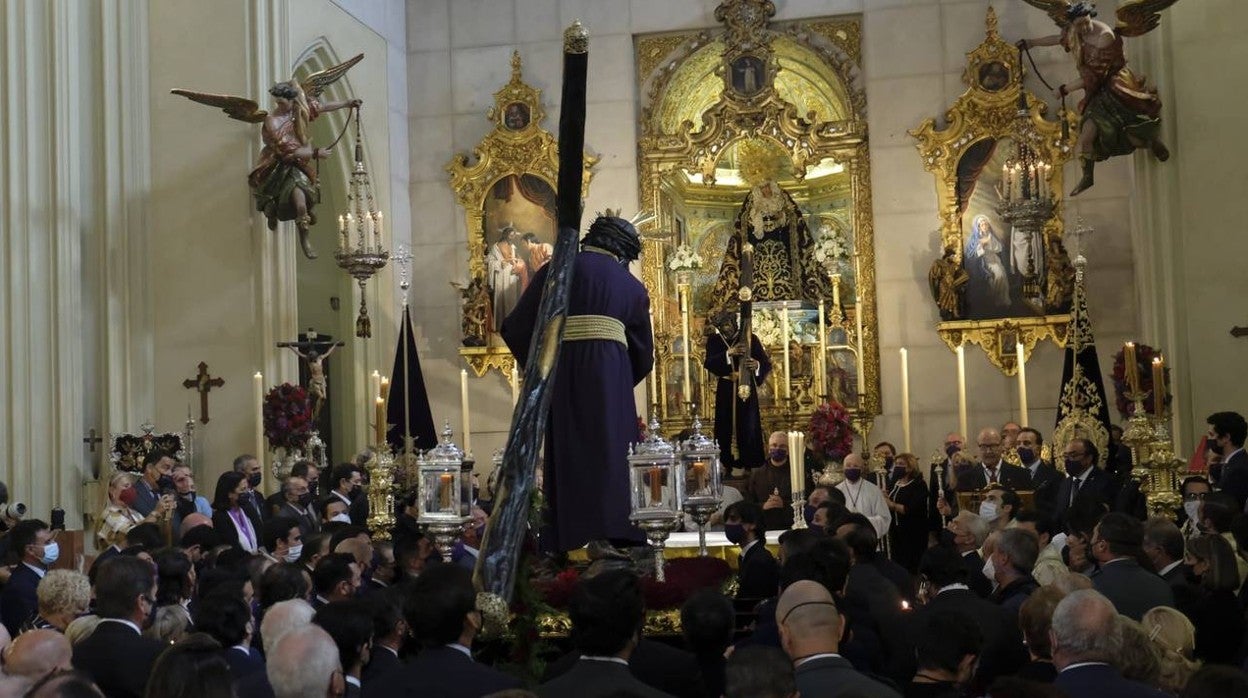 Salida del Gran Poder: El Señor llega a Los Gitanos
