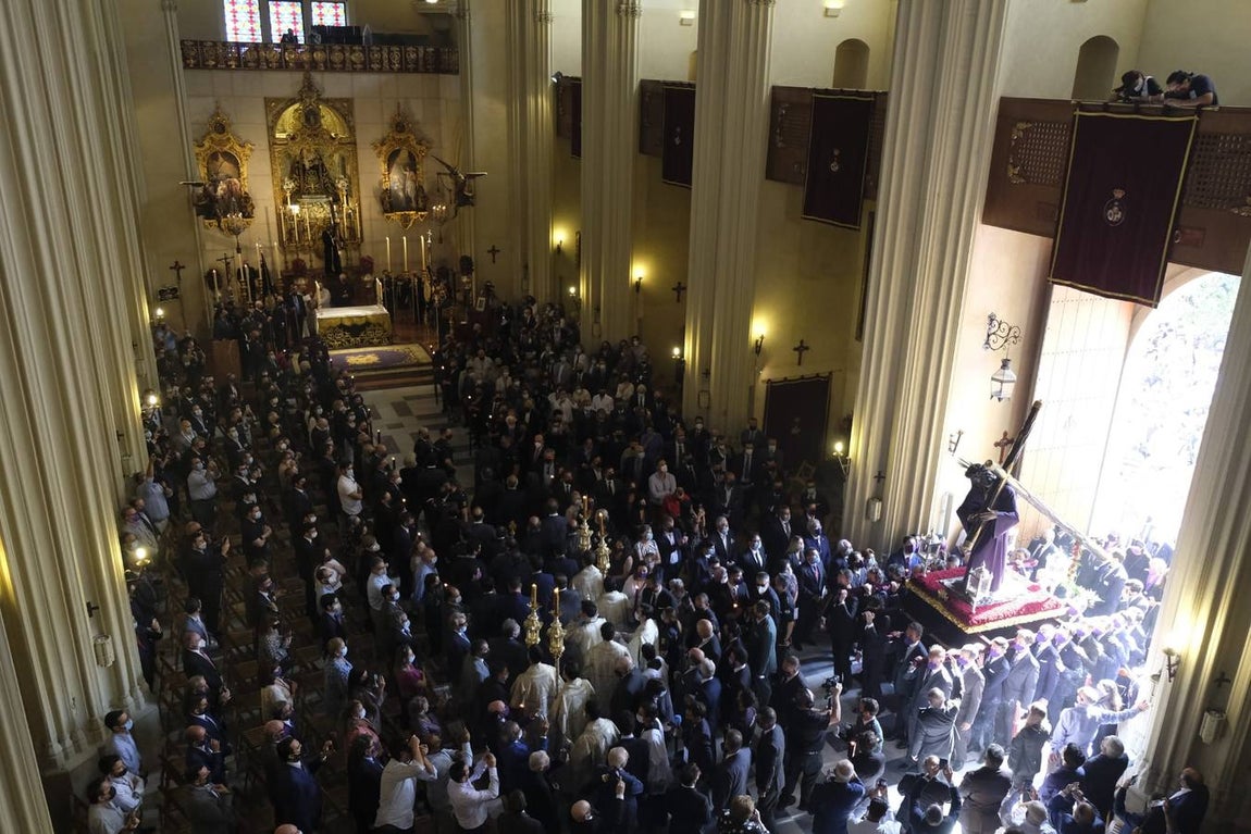 Salida del Gran Poder: El Señor llega a Los Gitanos