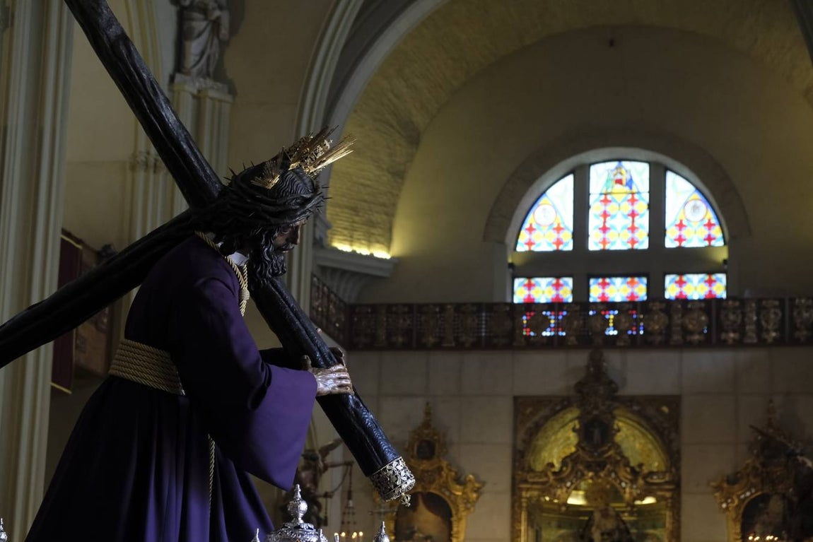 Salida del Gran Poder: El Señor llega a Los Gitanos