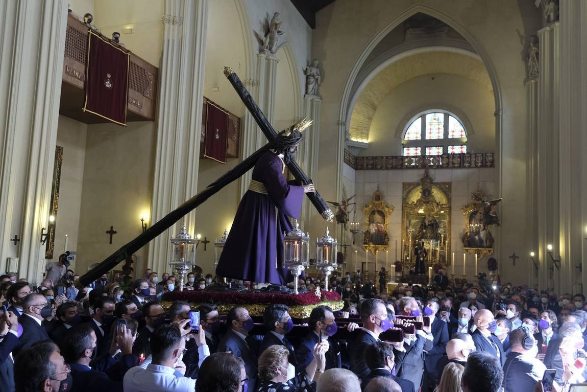 Salida del Gran Poder: El Señor llega a Los Gitanos