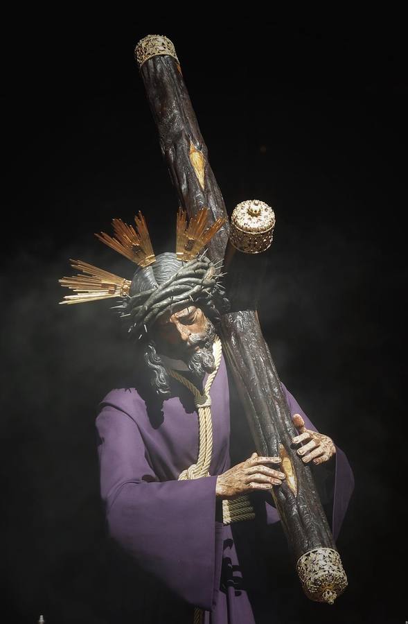 Salida del Gran Poder: El Señor llega a Los Gitanos