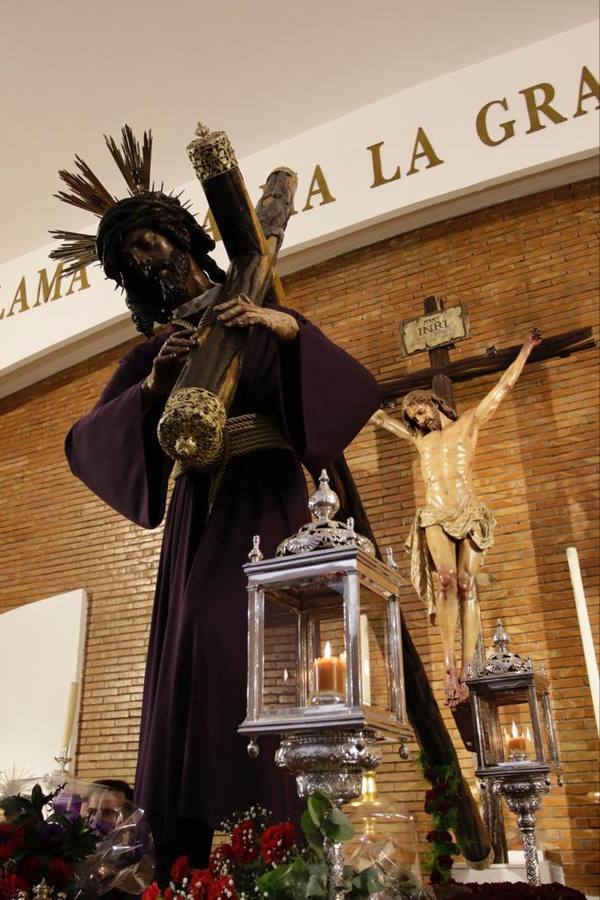 Salida del Gran Poder: Impresionante llegada del Señor a Tres Barrios, la espera termina