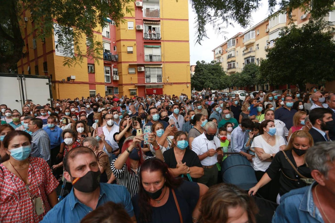 Salida del Gran Poder: Impresionante llegada del Señor a Tres Barrios, la espera termina