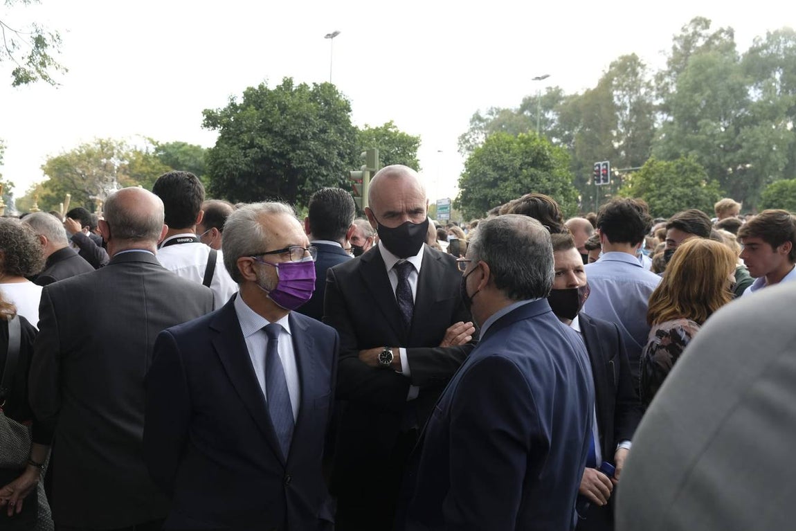 Salida del Gran Poder: Impresionante llegada del Señor a Tres Barrios, la espera termina