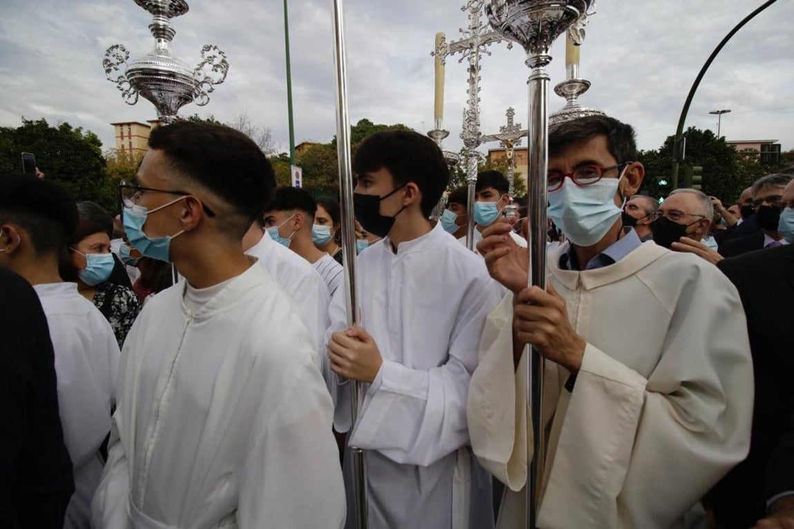 Salida del Gran Poder: Impresionante llegada del Señor a Tres Barrios, la espera termina
