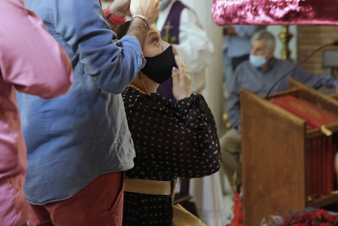 Nadie quiere faltar a su cita con el Gran Poder en la parroquia de la Blanca Paloma