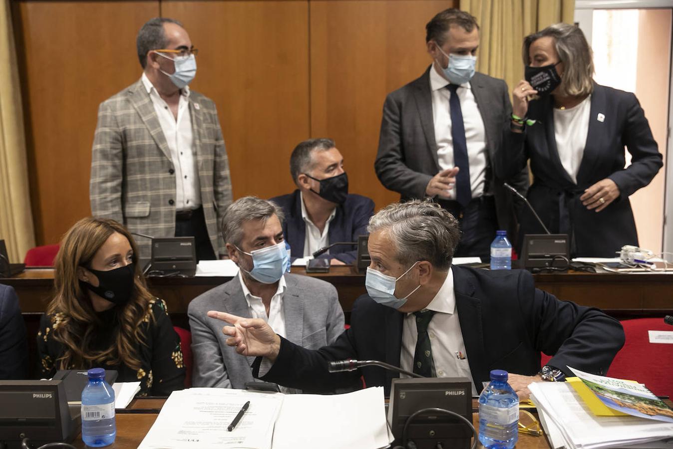 El Ayuntamiento de Córdoba aprueba la tercera bajada fiscal y lleva a coste casi cero las herencias familiares