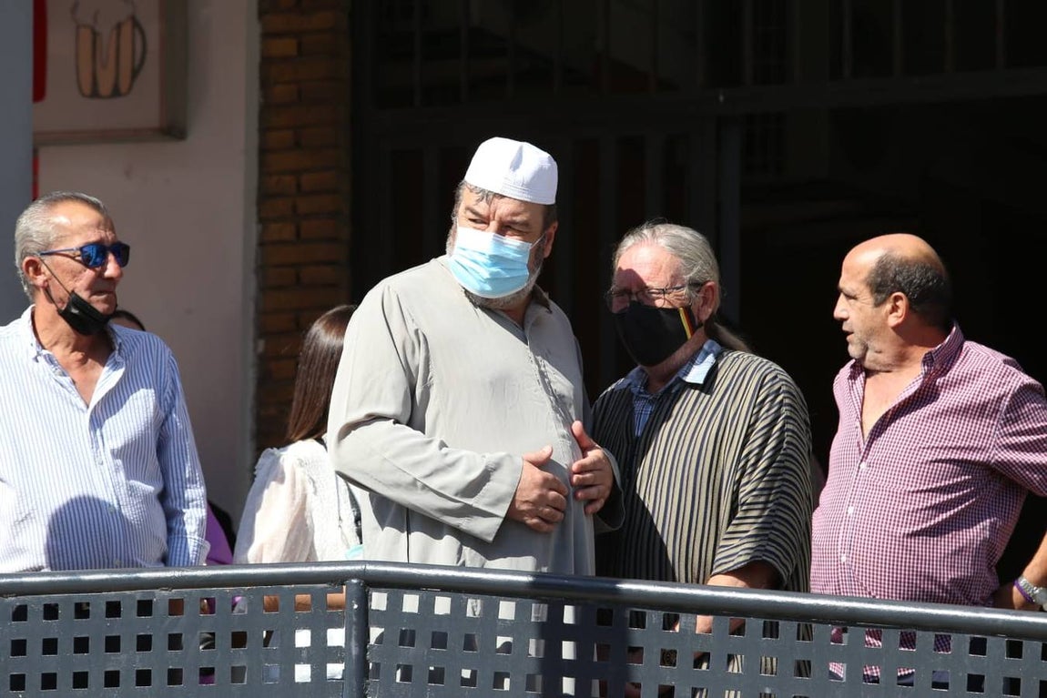 La histórica imagen del Gran Poder frente a la mezquita de Amate