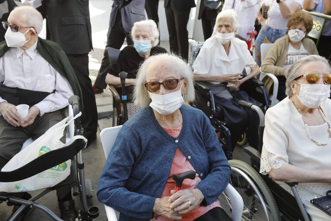 El Señor del Gran Poder por las calles del barrio de la Romería y Santa Aurelia