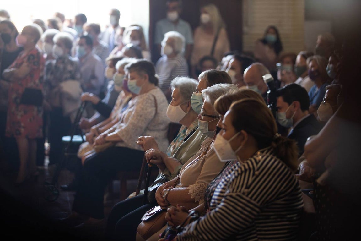 El cardenal Amigo Vallejo oficia una misa ante el Gran Poder