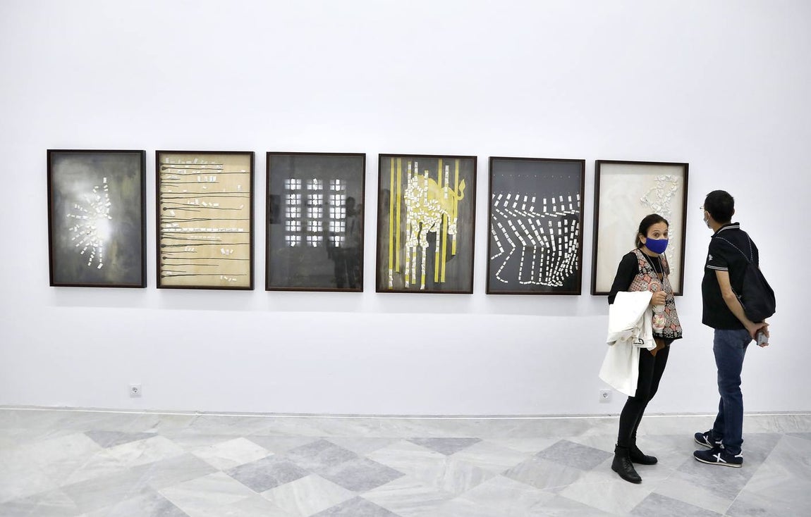 La exposición &#039;La Máquina Española&#039; revisa en el CAAC el impacto de la galería andaluza en el arte español de los 80