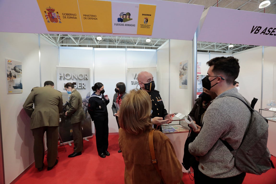 Se buscan universitarios en Sevilla para trabajar en el extranjero