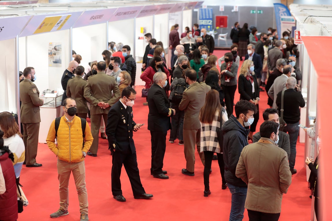 Se buscan universitarios en Sevilla para trabajar en el extranjero