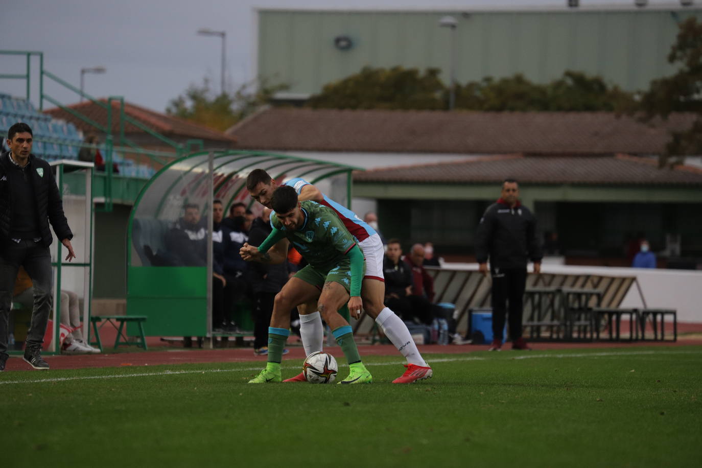 La decepción en el Córdoba CF tras caer ante el Villanovense, en imágenes