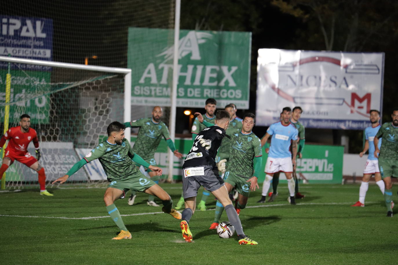 La decepción en el Córdoba CF tras caer ante el Villanovense, en imágenes