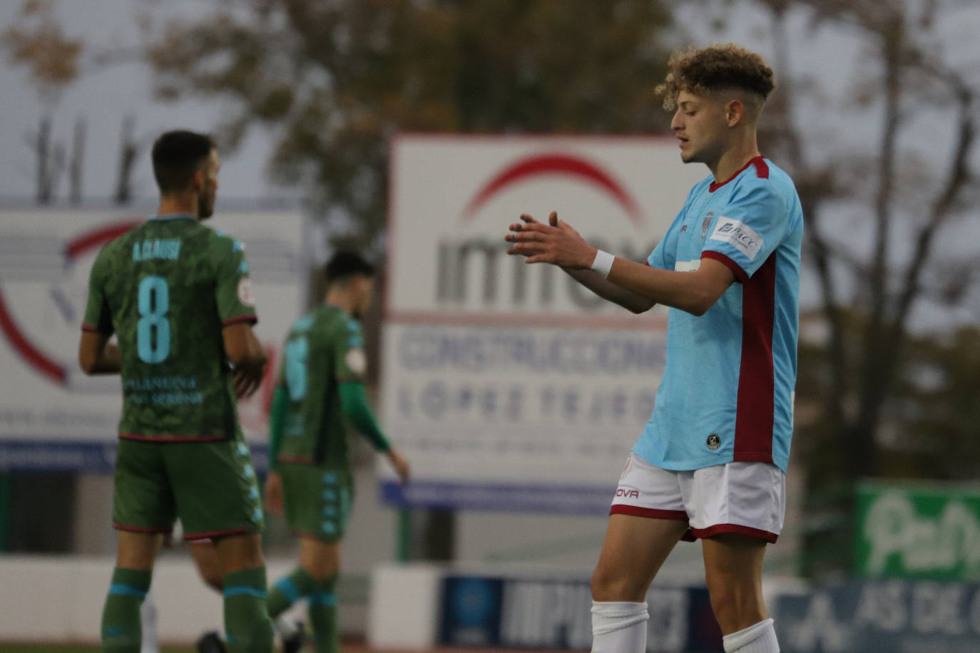 La decepción en el Córdoba CF tras caer ante el Villanovense, en imágenes