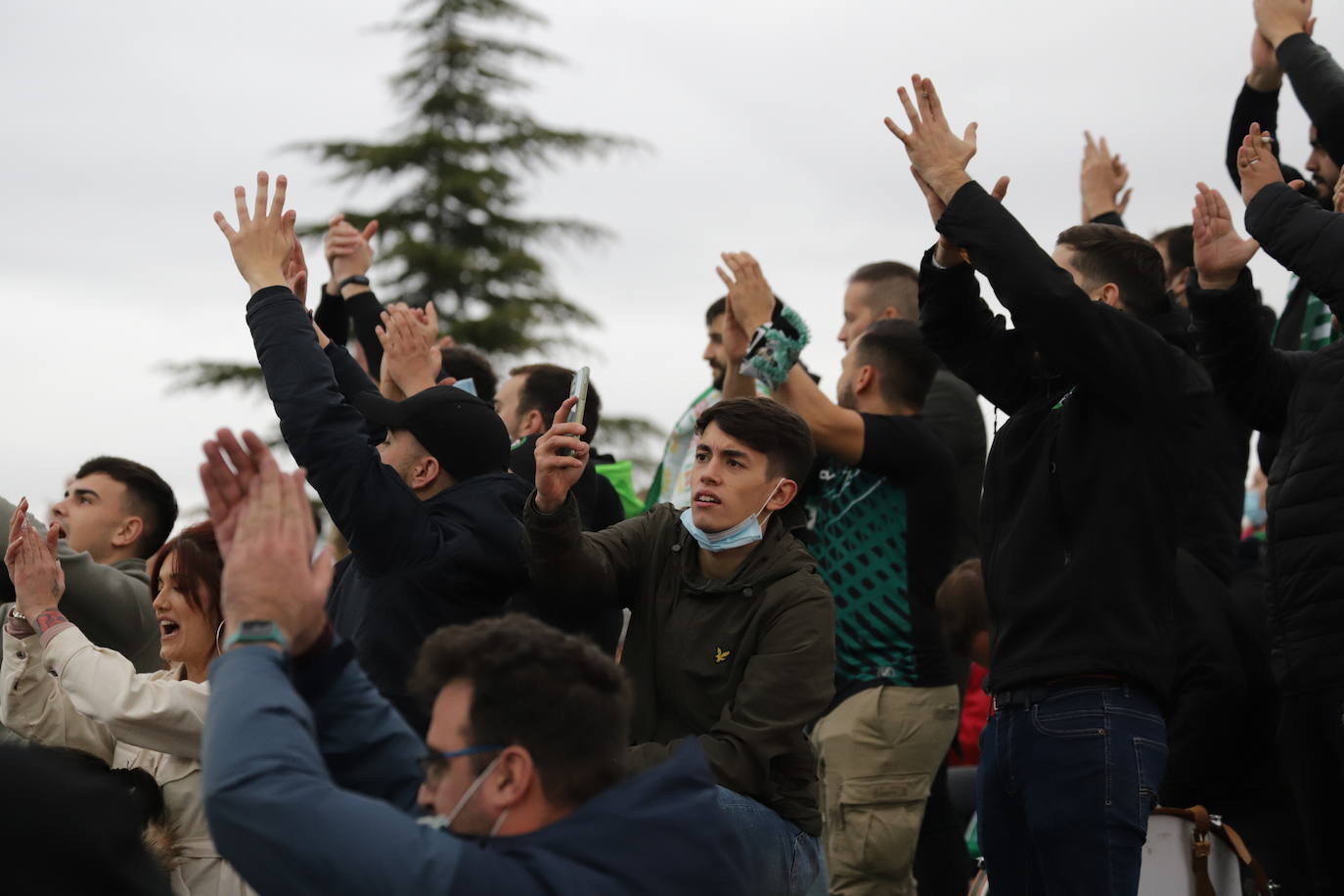 La decepción en el Córdoba CF tras caer ante el Villanovense, en imágenes