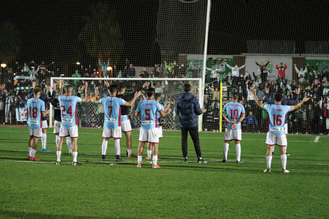 La decepción en el Córdoba CF tras caer ante el Villanovense, en imágenes