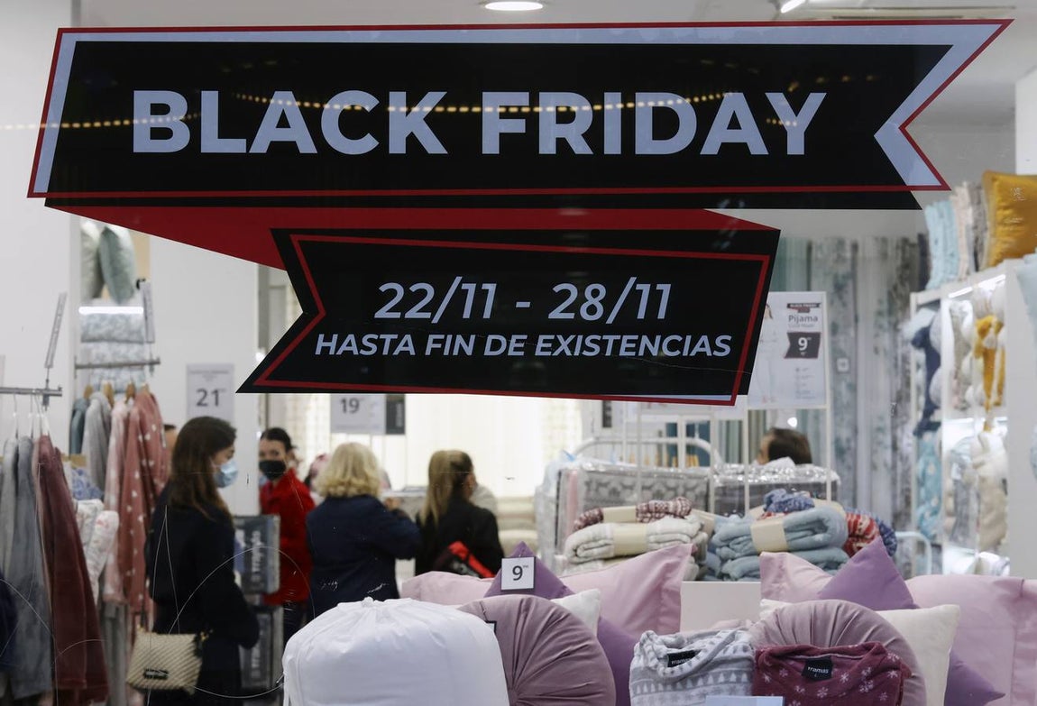 Black Friday 2021: Sevilla se tiñe de negro