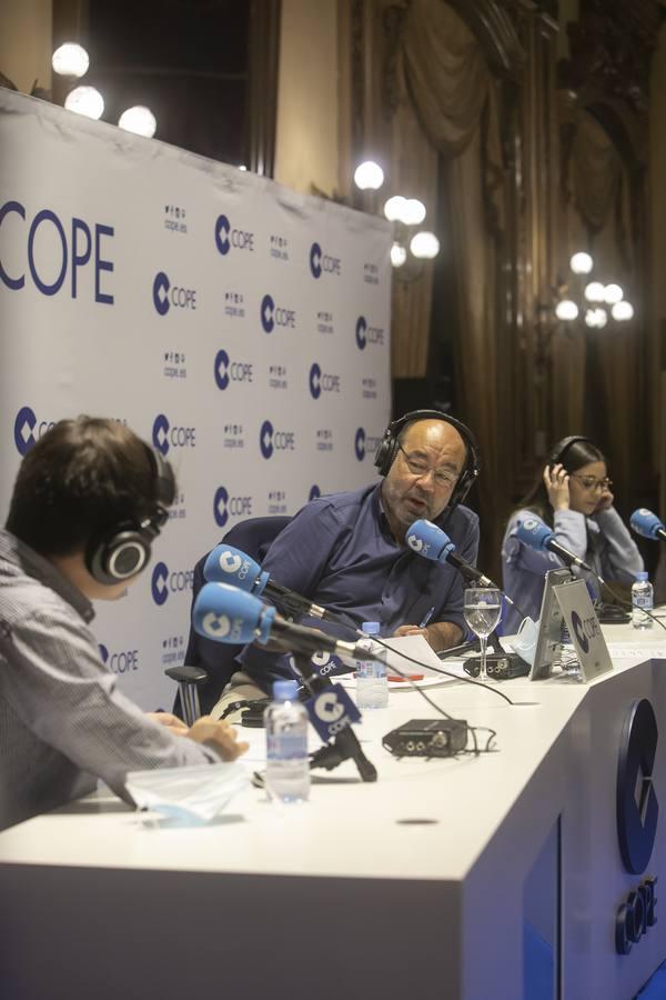 &#039;La Linterna&#039; de la Cope, en directo desde Córdoba, en imágenes