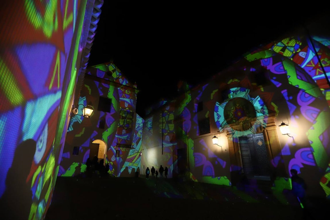 El mapping de la hermandad de la Paz de Córdoba, en imágenes