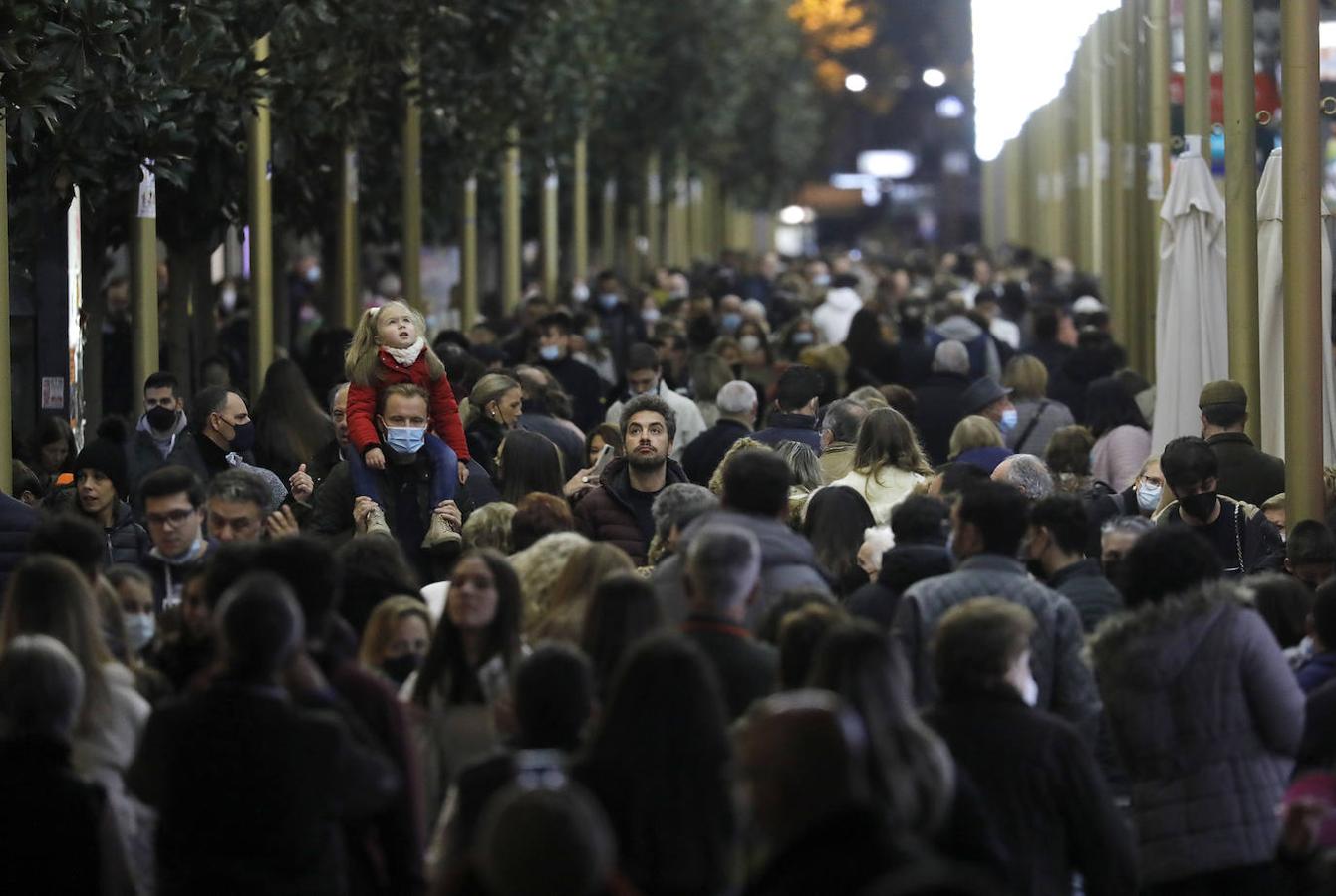 El ambiente prenavideño de Córdoba. en imágenes