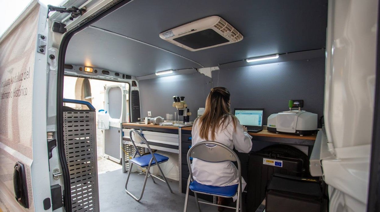 Las imágenes de la ambulancia para cuidar del patrimonio