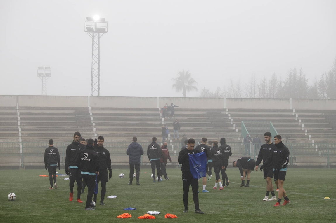 El primer entrenamiento del Córdoba CF en 2022, en imágenes