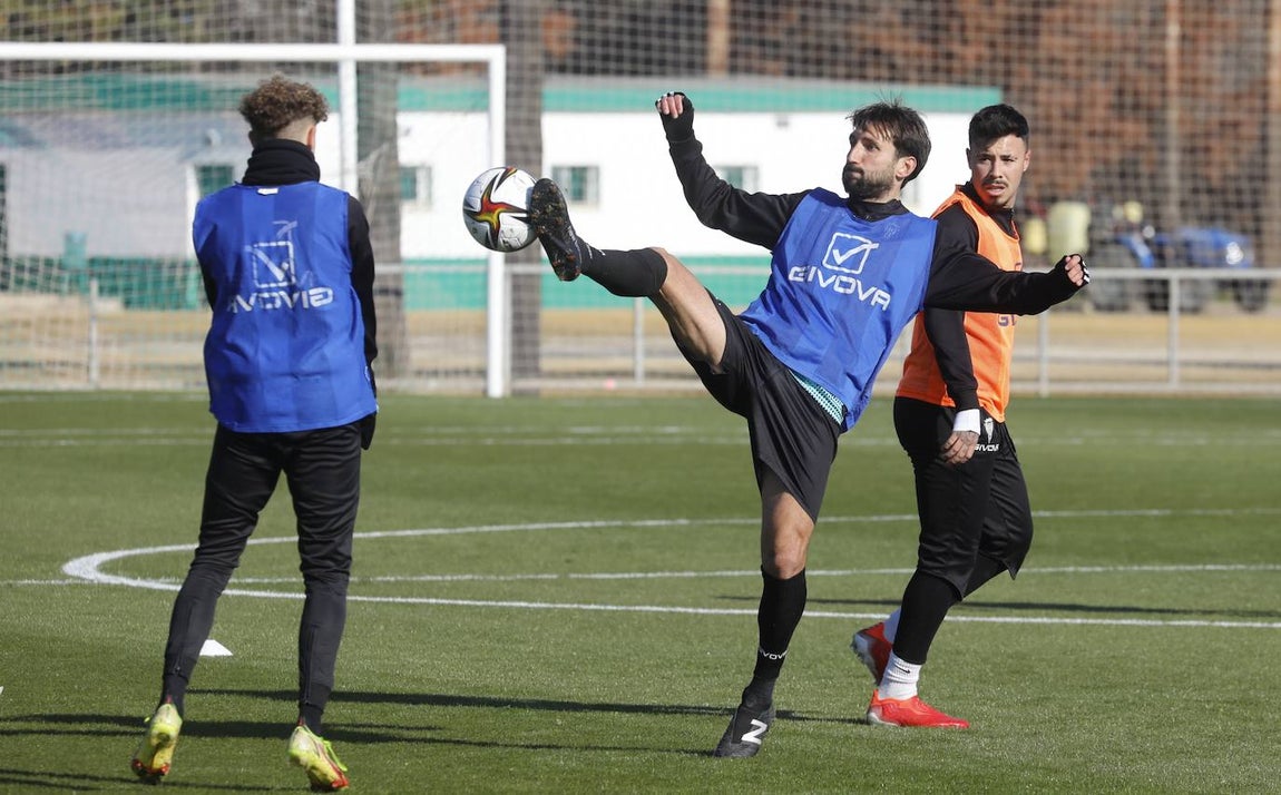 La primera jornada del fichaje Dragisa Gudelj con el Córdoba CF, en imágenes
