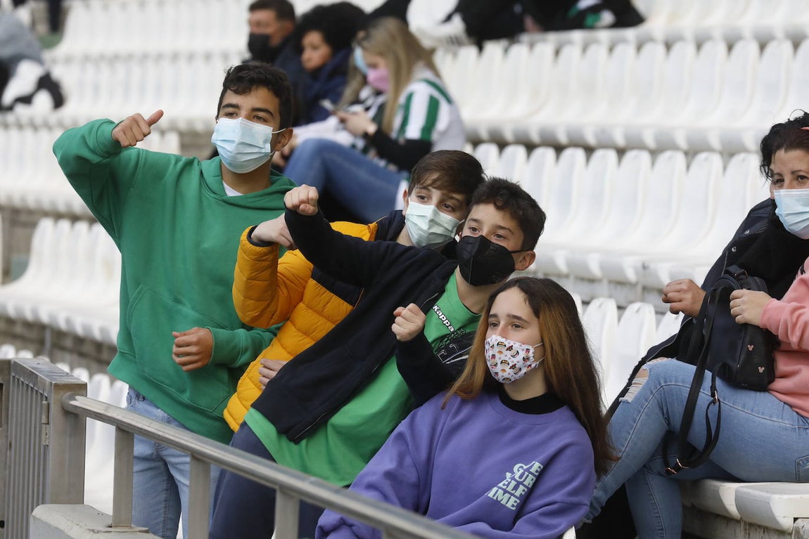 Las mejores imágenes del ambiente en la grada en el Córdoba CF - Xerez DFC
