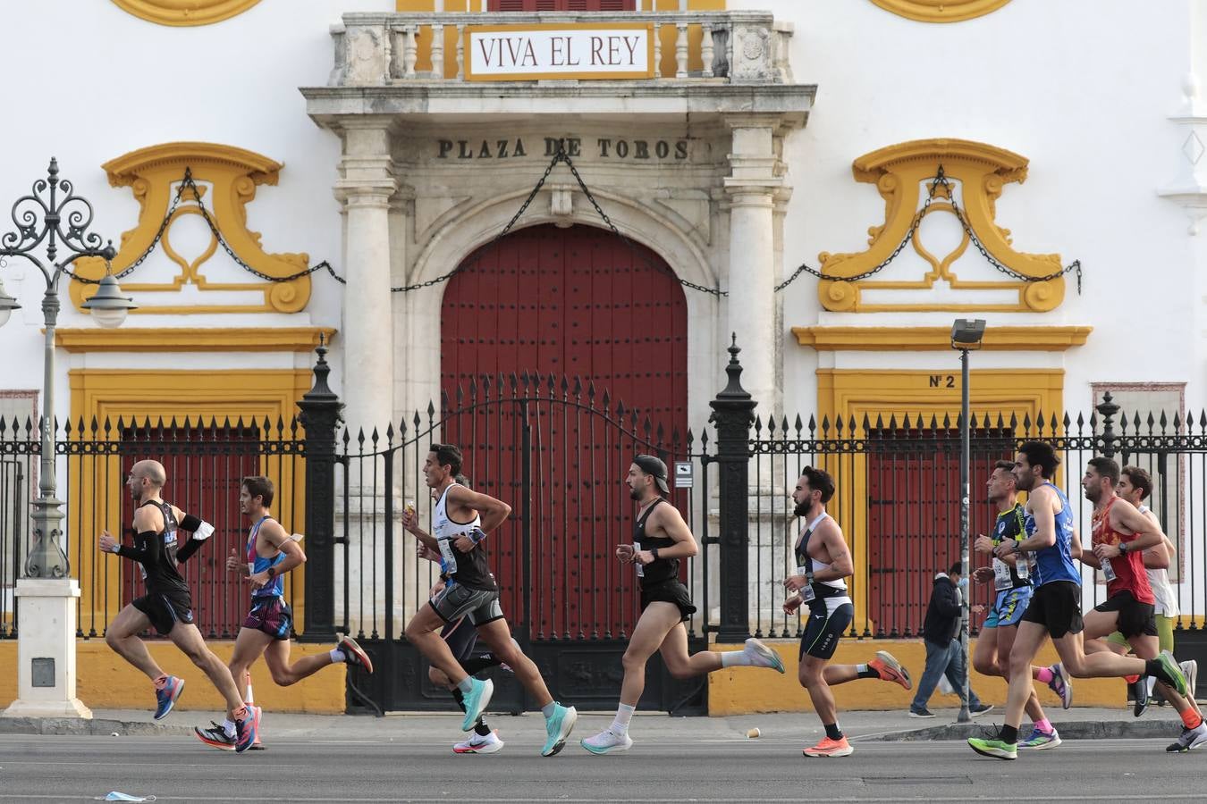El keniata Sebastian Kimaru pulveriza el récord histórico de la EDP Media Maratón Sevilla 2022