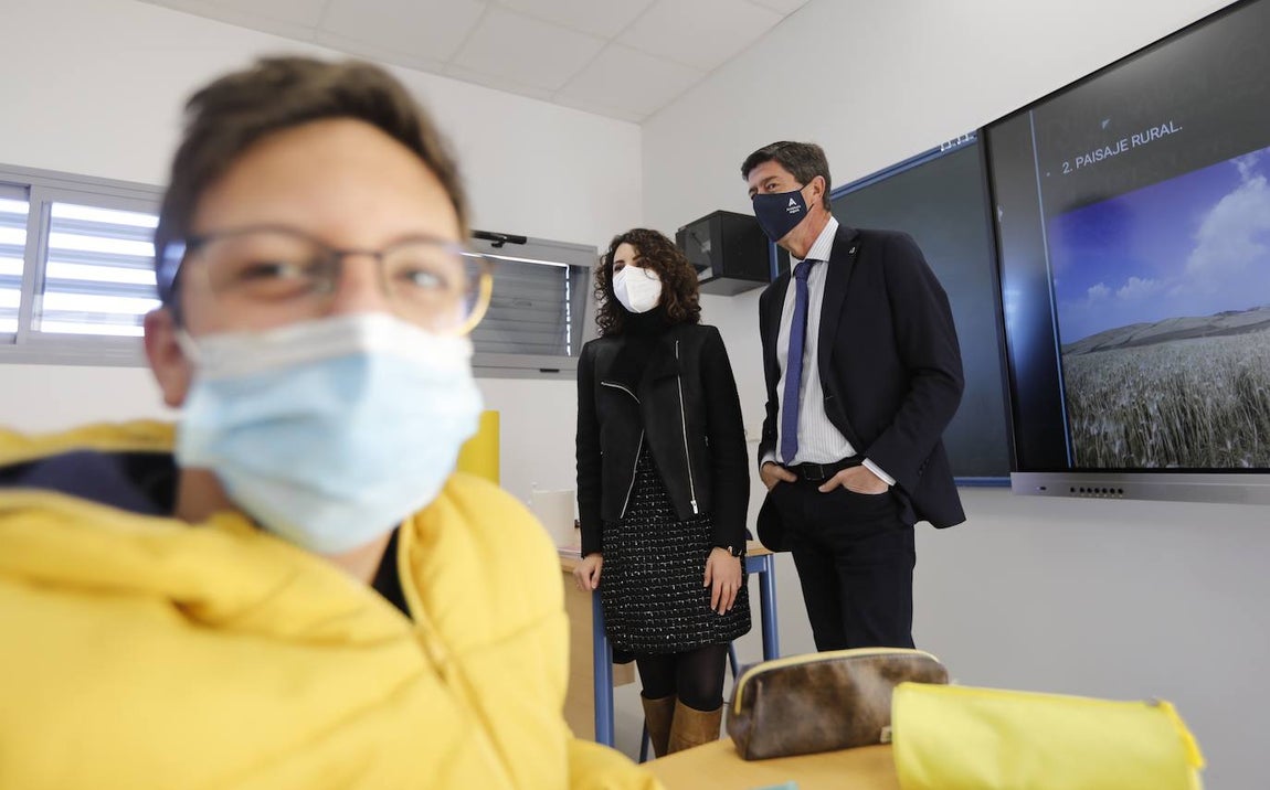 La inauguración del instituto de Miralbaida en Córdoba, en imágenes