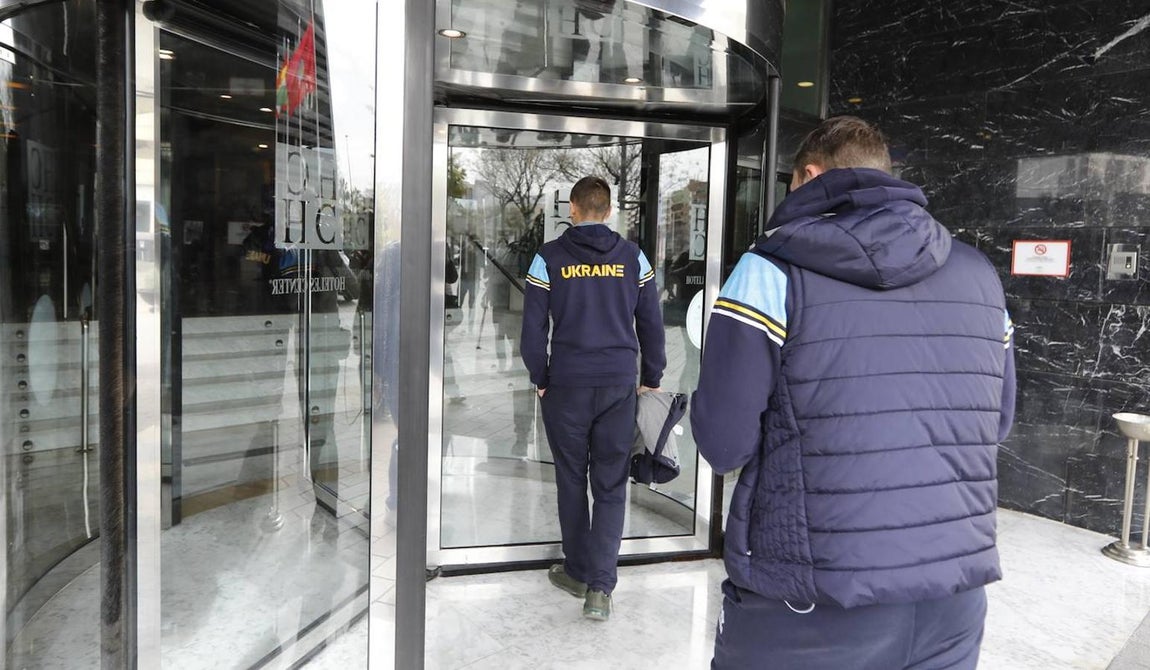 La incertidumbre de la selección de baloncesto de Ucrania en Córdoba, en imágenes