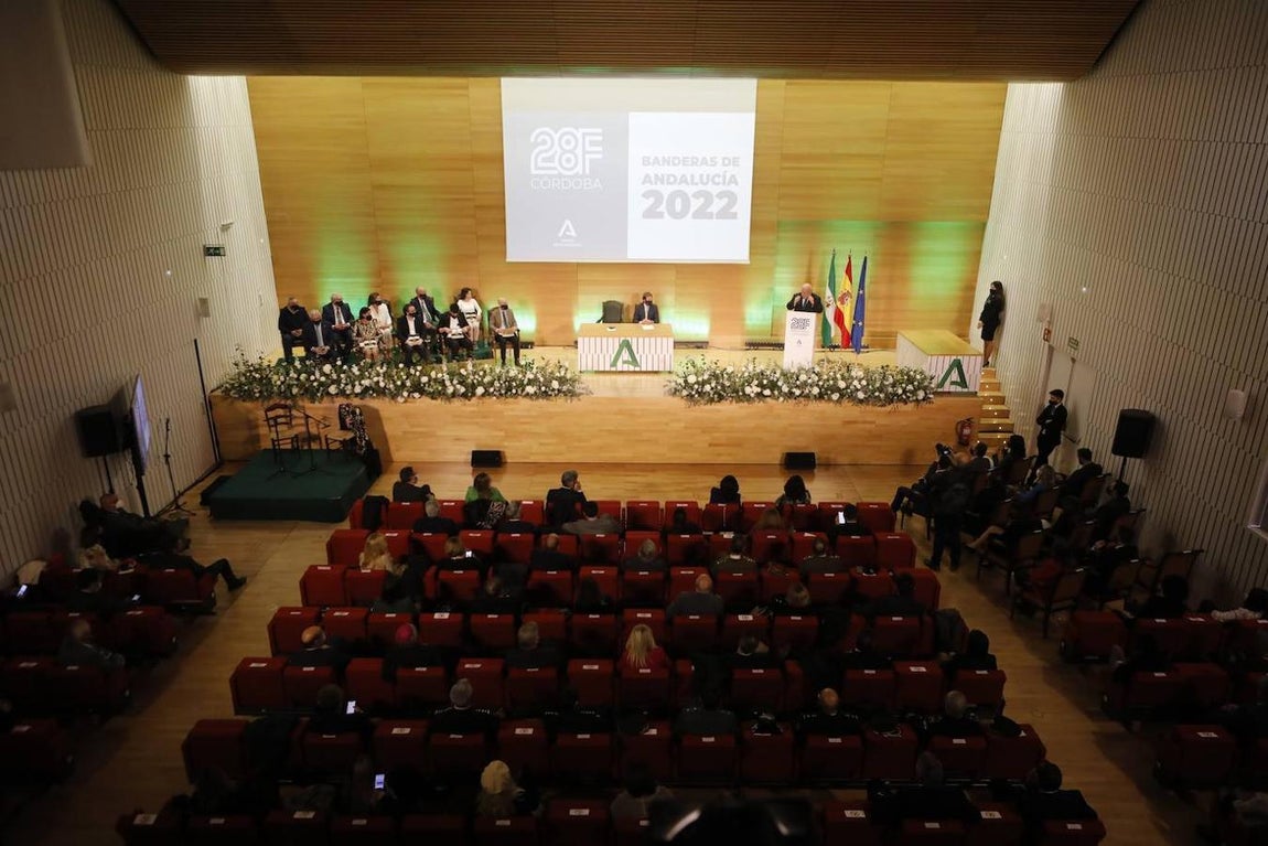 La entrega de las banderas de Andalucía en Córdoba, en imágenes