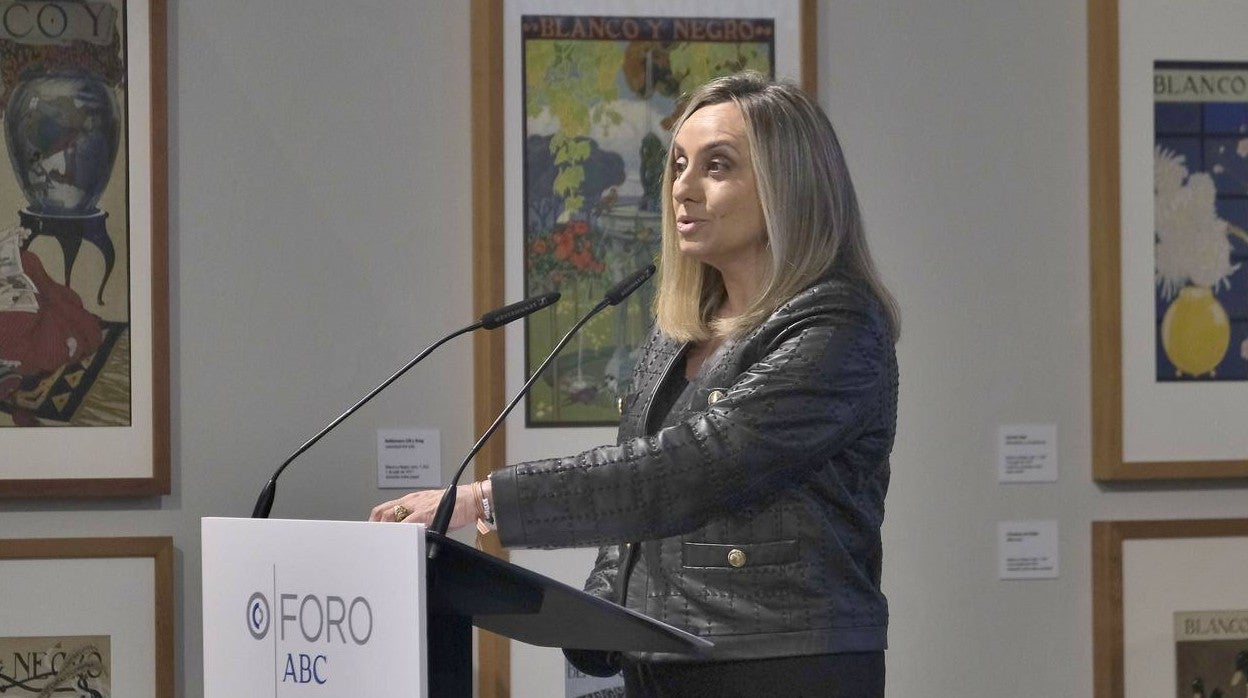En imágenes, la consejera de Fomento Marifrán Carazo en el Foro ABC (I)