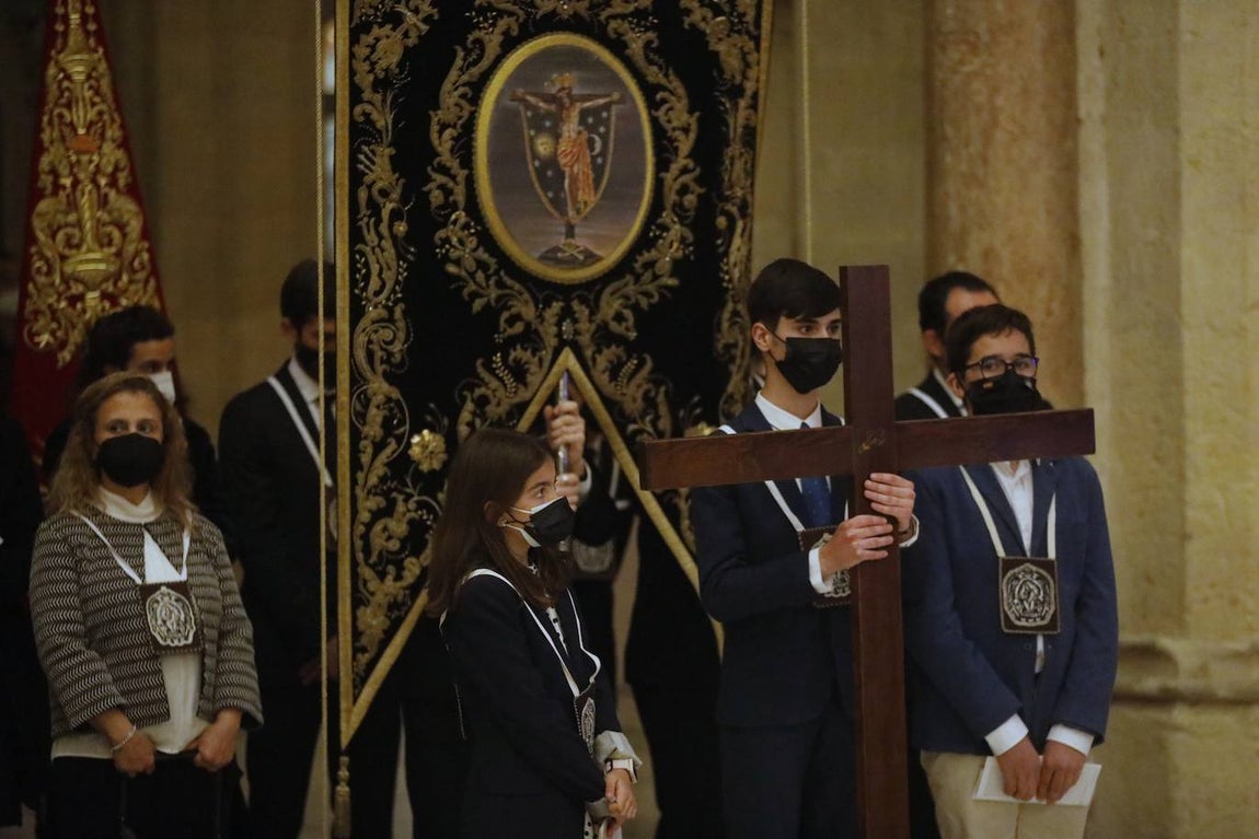 En imágenes, el Vía Crucis del Calvario en Córdoba (II)